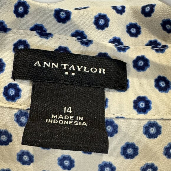 Ann Taylor 14 Blue Floral Dot Button-Down Shirt EUC Workwear Professional Classy - Picture 3 of 5